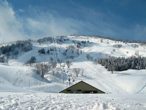 CharMant Hiuchi Snow Resort